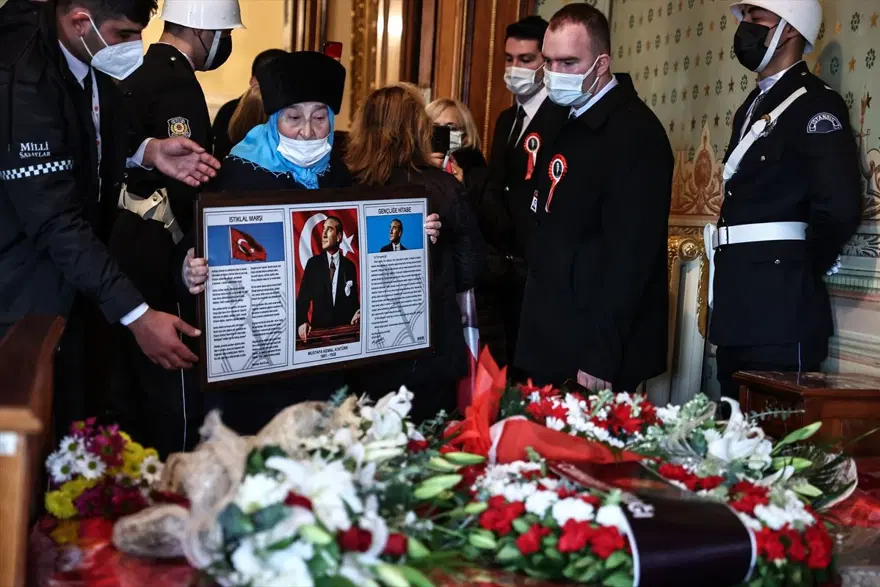 Büyük Önder Atatürk Dolmabahçe'de anıldı 10