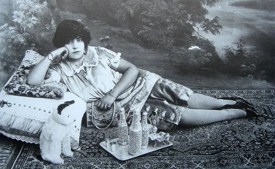 1920-1950 yılları arasında İranlı kadınlar 12