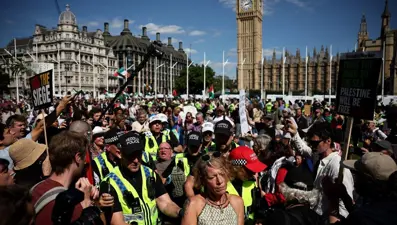 Londra'da Filistin'e destek yürüyüşü: Çok sayıda kişi gözaltına alındı