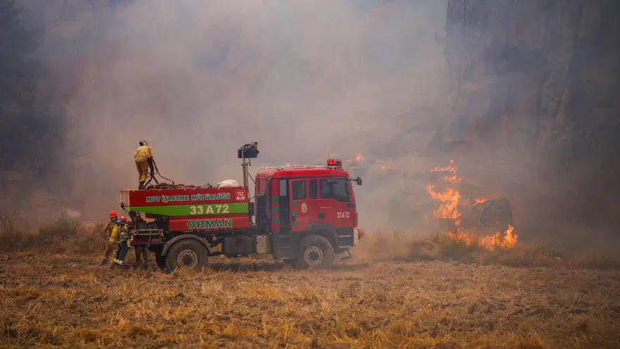 OGM AÇIKLADI: 10 YANGINA MÜDAHALELER SÜRÜYOR 2