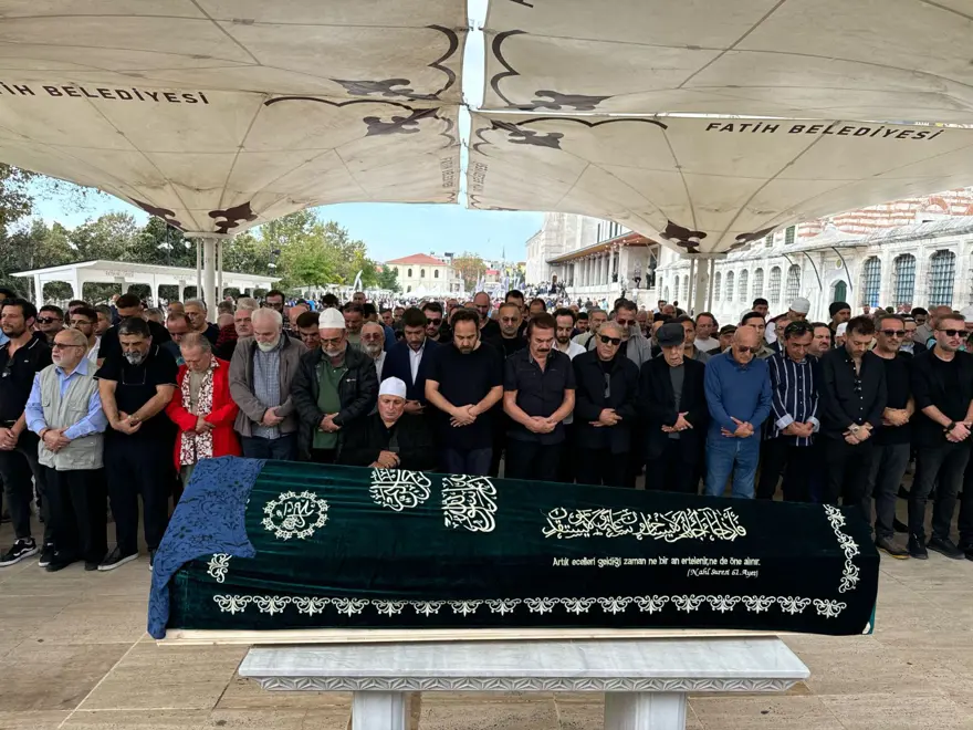 Mazhar Alanson'un kızı Eda Alanson son yolculuğuna uğurlandı 14