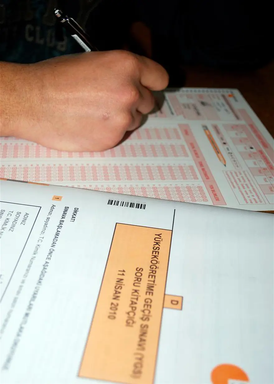 1.5 milyon aday ter döktü 