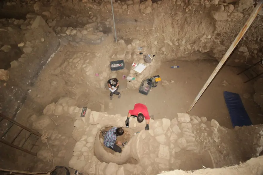 Antandros Antik Kenti'nde 2 bin 400 yıllık mezar gün yüzüne çıkıyor 2