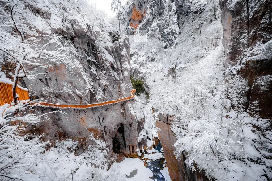 Kastamonu'da bir doğa harikası Horma Kanyonu! Kar altında doyumsuz manzaralar sunuyor 22 Kastamonu'da bir doğa harikası Horma Kanyonu! Kar altında doyumsuz manzaralar sunuyor 22