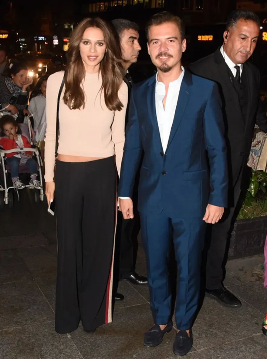 Ebru Gündeş ayrılık sonrası ilk kez sahnede 6