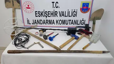 Eskişehir'de kaçak kazıya suçüstü: Üç kişi tutuklandı
