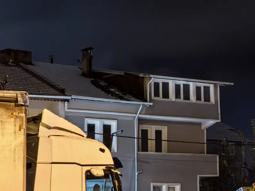 Bozulan anten sonu oldu:Çatıdan düşen adam yaşamını yitirdi 