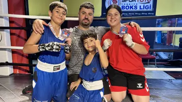 Eski şampiyon çocuklarını ringe hazırlıyor