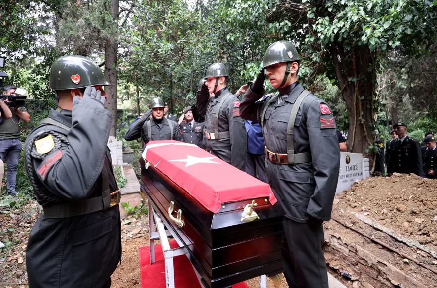 Kore gazisi Vasıl Bokuman son yolculuğuna uğurlandı 5