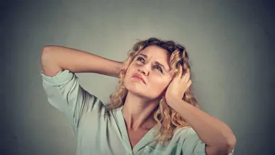 Kaç desibelin üzerindeki gürültü işitme kaybı yapar?