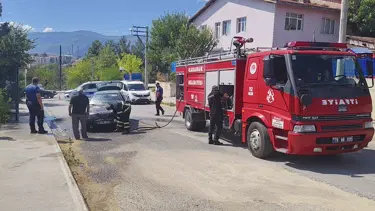 Seyir halindeki otomobil alevlere teslim oldu
