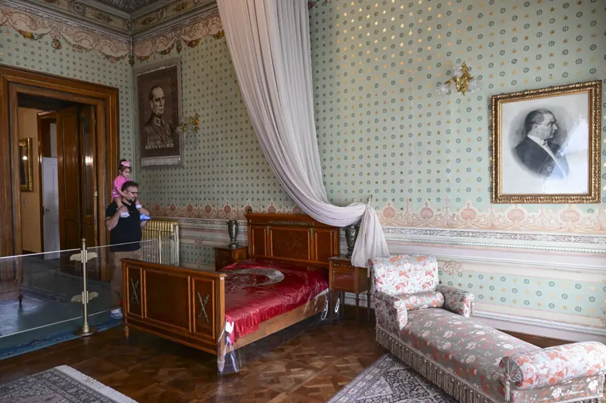 Dolmabahçe Sarayı'nın kullanıma açılışının 167'nci yılı 3