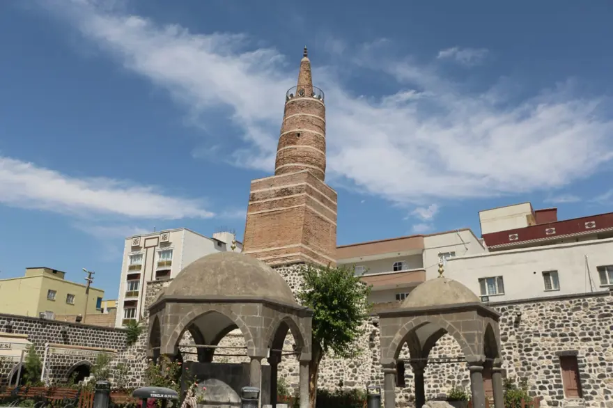 860 yıllık tarihi Cizre Ulu Camisi'ne restorasyon 