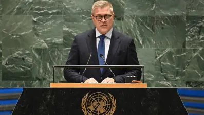 İzlanda Başbakanı Benediktsson parlamentoyu feshetti