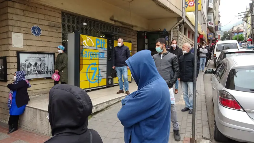 PTT önünde yine aynı manzara 5 PTT önünde yine aynı manzara 5