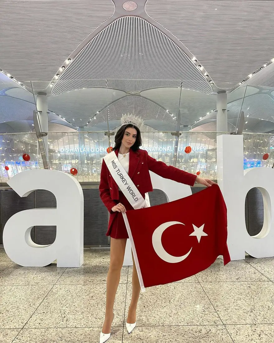 Türkiye'nin Miss World temsilcisi Nursena Say dereceye giremedi Türkiye'nin Miss World temsilcisi Nursena Say dereceye giremedi