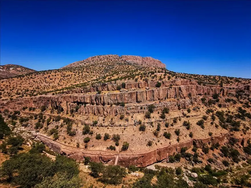 Malatya'da 35 milyon yıllık Girmana Kanyonu doğaseverleri bekliyor Malatya'da 35 milyon yıllık Girmana Kanyonu doğaseverleri bekliyor