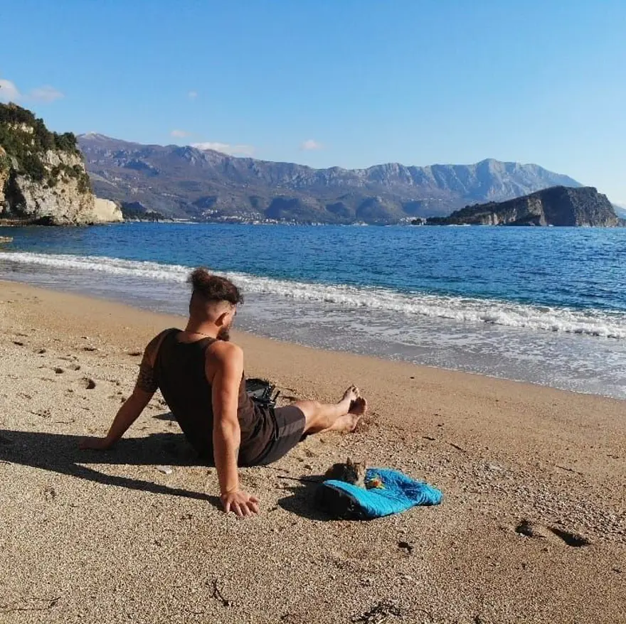 Yolda bulduğu kediyle dünya turu yaptı 22