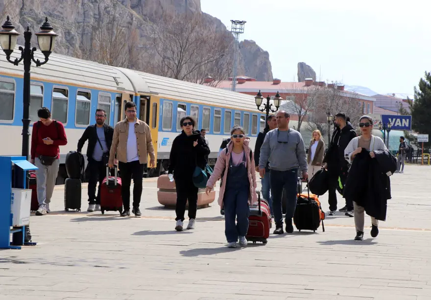 İranlı turistler Nevruz'da Van'a akın edecek 