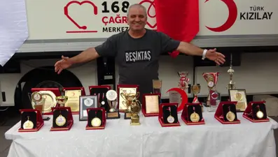 6 dünya rekoru kırdı: Emin Şahin, 420. kan bağışını gerçekleştirdi