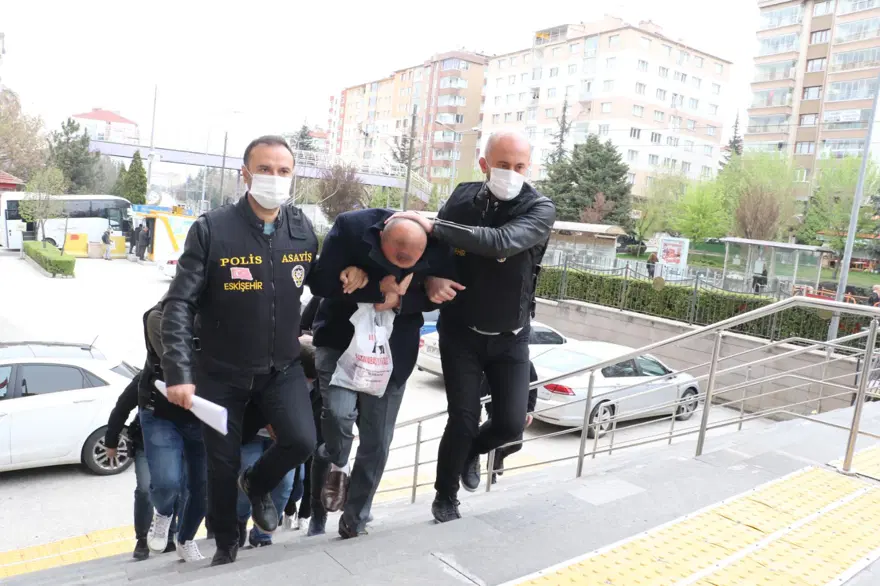 MİT ve devlet görevlisi yalanı ile dolandırıcılığa 150 yıl hapis istemi 5 MİT ve devlet görevlisi yalanı ile dolandırıcılığa 150 yıl hapis istemi 5