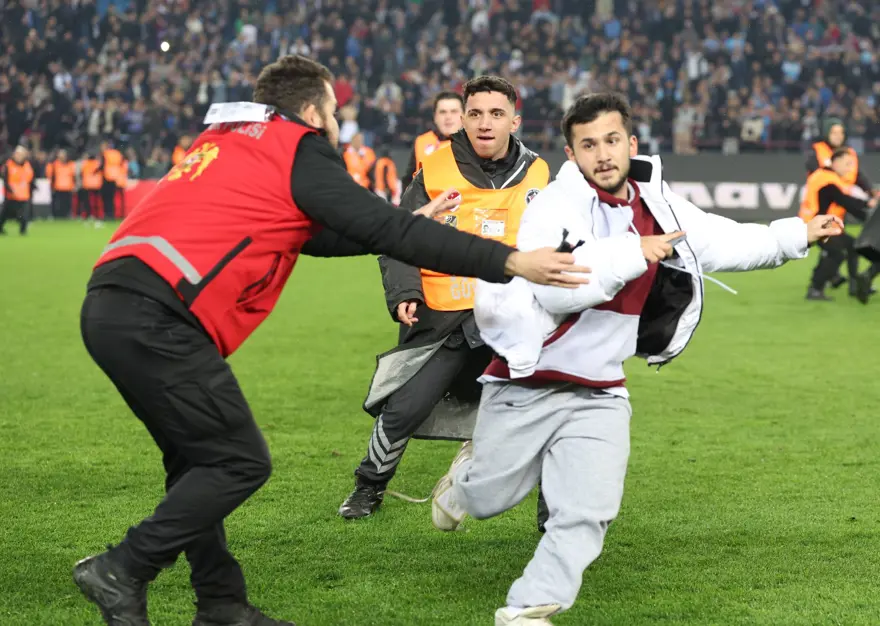 Trabzon'da olaylı maç: Tutuklanan şüphelilerin ifadeleri ortaya çıktı 7 Trabzon'da olaylı maç: Tutuklanan şüphelilerin ifadeleri ortaya çıktı 7