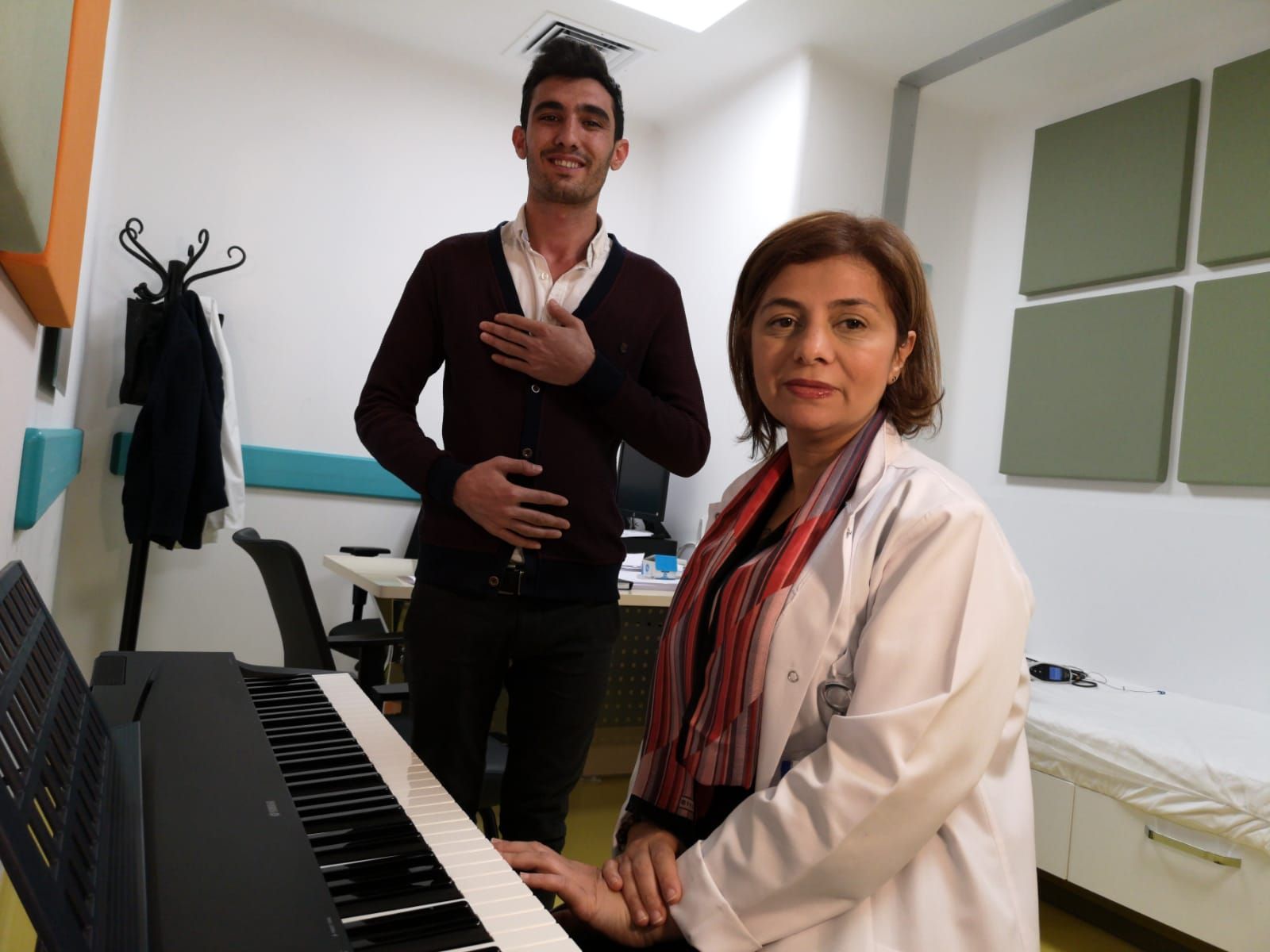 Ses estetiği operasyonuyla 21 yıl sonra erkek sesine kavuştu