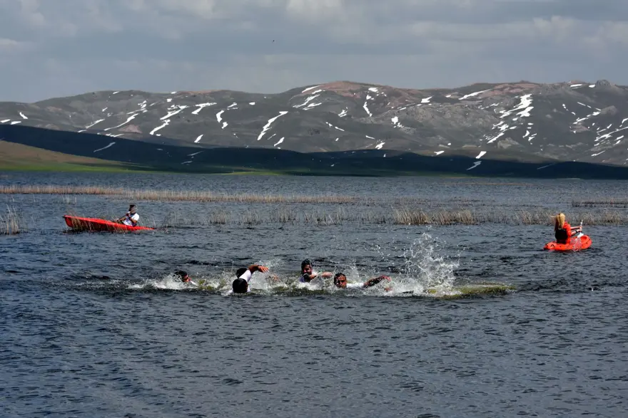 keşiş gölü, van gezilecek yerler, erek dağı, van kano 12