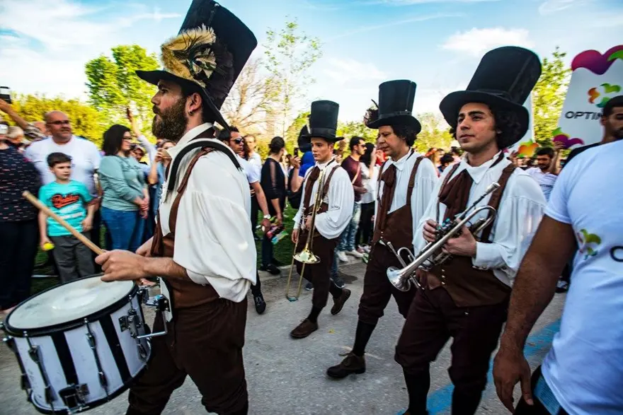 Uluslararası Portakal Çiçeği Karnavalı ile Bando ve Tava Ciğer Festivali'ne corona virüs engeli 15