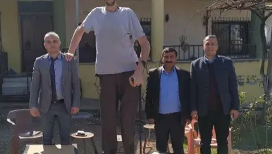 Dünyanın en uzun adamı Sultan Kösen corona virüse yakalandı