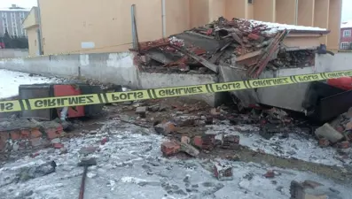 Kırıkkale'de spor salonu bitişiğindeki kalorifer kazanı patladı