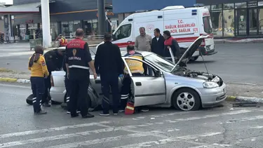 Sivas'ta iki otomobil çarpıştı: Bir ölü, üç yaralı