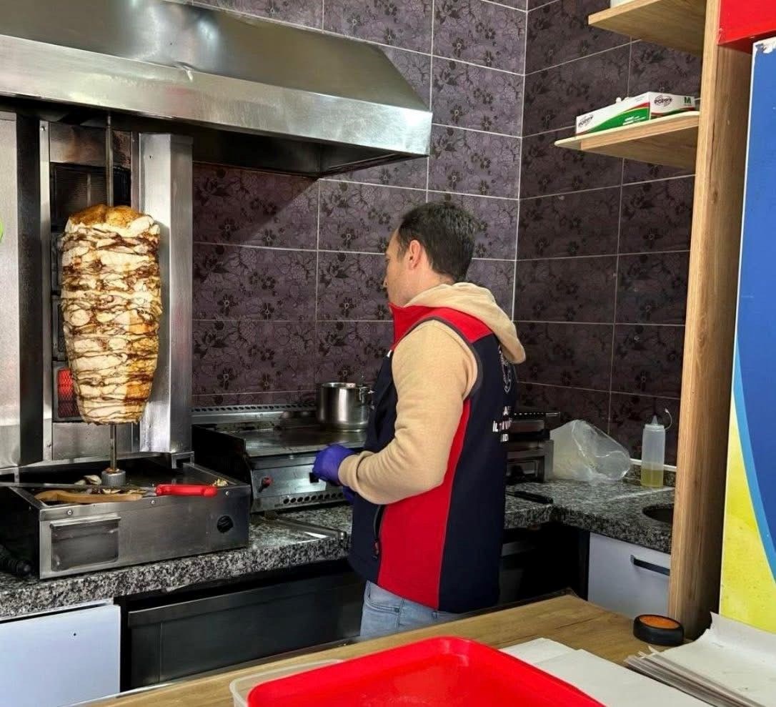 Tavuk döner alarmı: İşletmelere baskınlar sürüyor