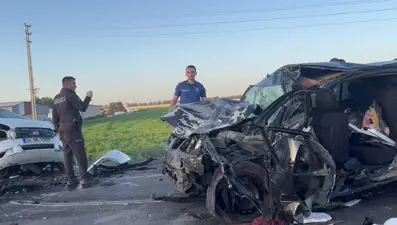 Konya'da otomobiller çarpıştı; 4 ölü, 2 bebek yaralı