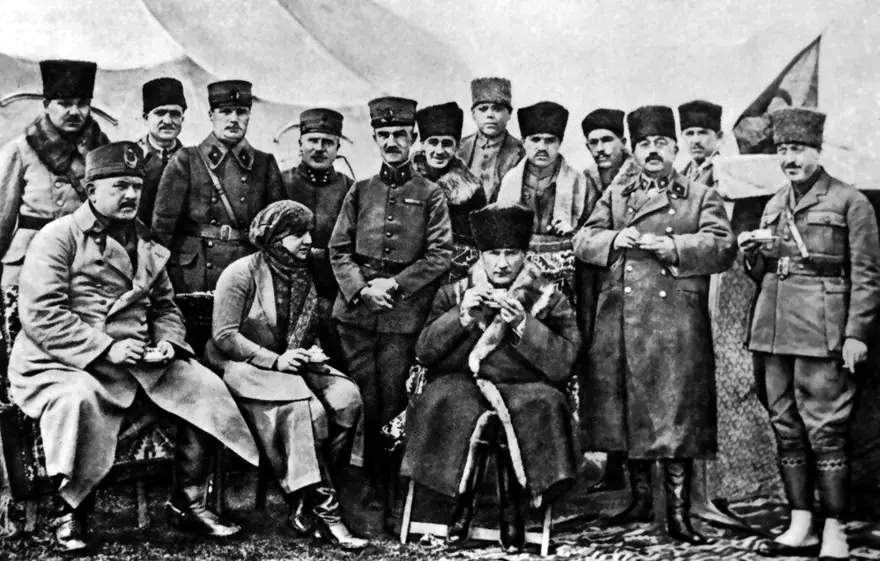 Cumhuriyet 102 yaşında! Dijital restorasyonla yenilenmiş 100 Atatürk fotoğrafı 46