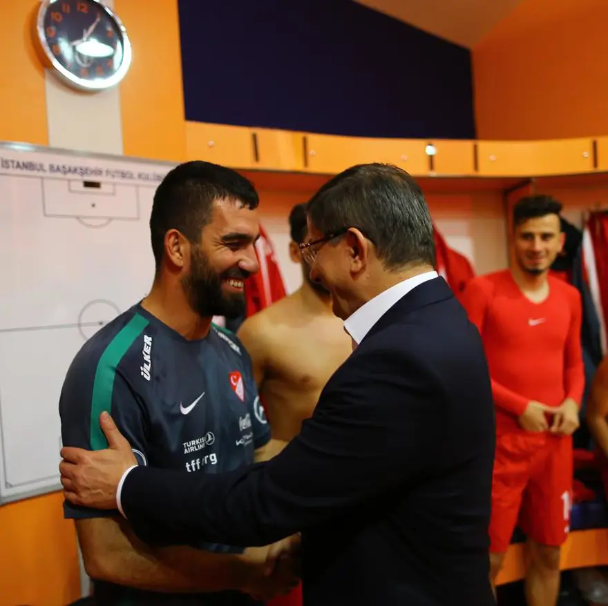 Davutoğlu ile Çipras maçı birlikte izledi 7