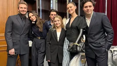 Victoria Beckham'dan mutlu aile pozu! Peltz detayı dikkat çekti