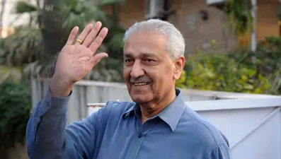 Pakistanlı ünlü nükleer fizikçi Abdul Kadir Han hayatını kaybetti