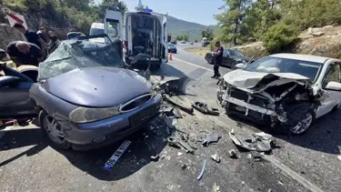 Antalya'da feci kaza: Sekiz yaralı