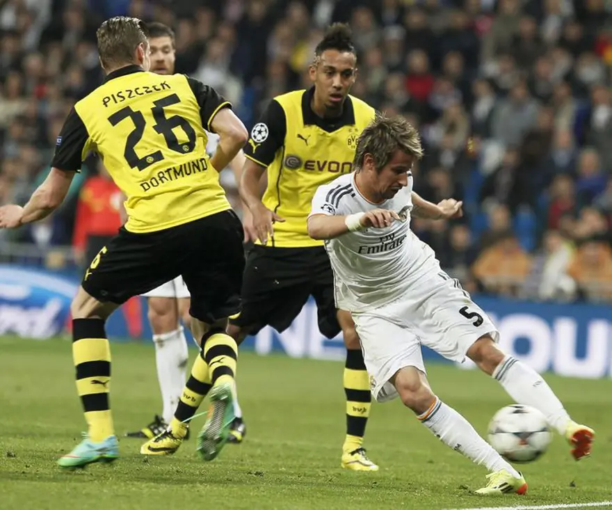 Real yarı finale göz kırptı 19 Real yarı finale göz kırptı 19