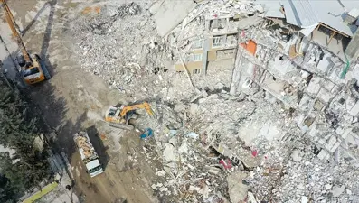 26 kişinin öldüğü Kavak Apartmanı sanıklarına 22 yıl hapisistemi (Sahte zemin etüdü hazırlayıp, kalitesiz malzeme kullanmışlar)
