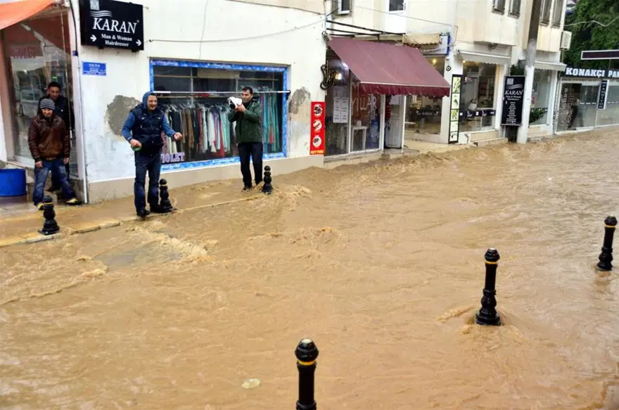 Bodrum'u sel aldı 2 Bodrum'u sel aldı 2