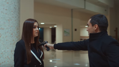 Vural adliyede Hazal'ı vuruyor (Siyah İnci 16. bölüm 2. fragmanı)