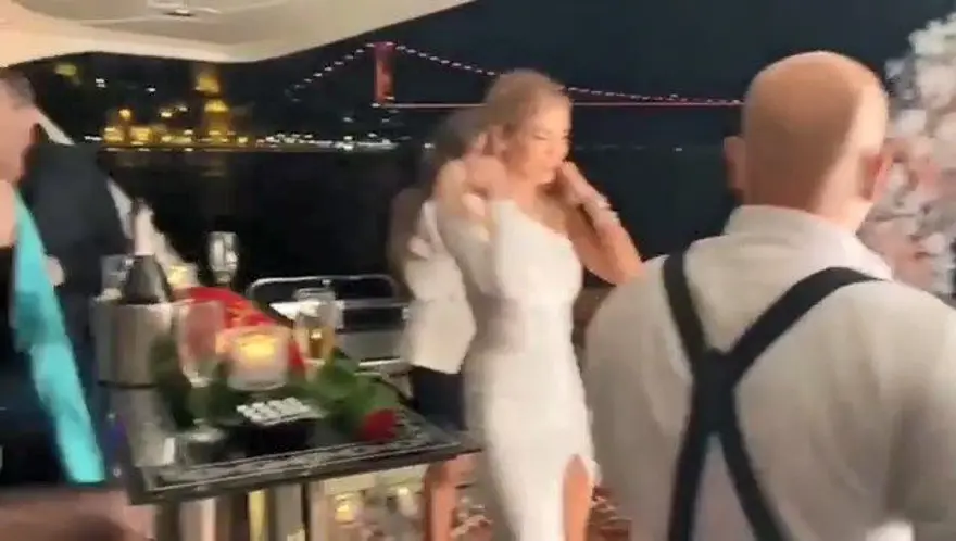 İstanbul'da lüks yatta 'fiziki mesafesiz' doğum günü partisi 3