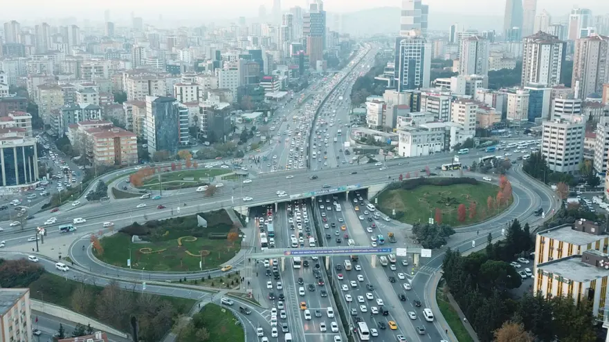 Kısıtlama başladı trafik yoğunluğu bitmedi 19