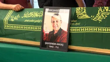 Sanatçı Şahsenem Bacı son yolculuğuna uğurlandı