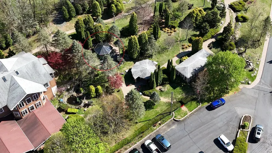 FETÖ elebaşının mezarı camlarla çevrildi: Terör örgütünde miras ve vasiyet krizi 