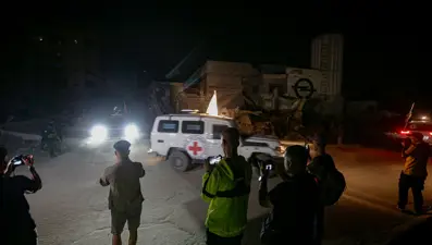 Hamas, 2 İsrailli rehinenin daha cesedini teslim etti