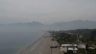 Meteoroloji uyarmıştı: Antalya'da toz taşınımı etkili oldu, görüş mesafesi düştü