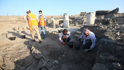 Hatay'da Epiphaneia Antik Kenti kazılarında tapınaktan dönüştürülmüş kilise bulundu